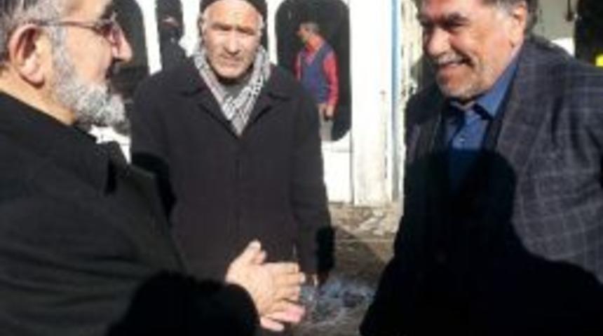 Sp Van Büyükşehir Belediye Başkan Adayı Erbaş Çaldıran'ı Ziyaret Etti