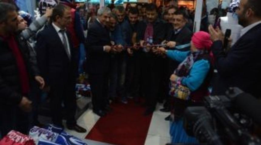Trabzonsporlu Futbolcular Ts Club A&ccedil;ılışına Katıldı