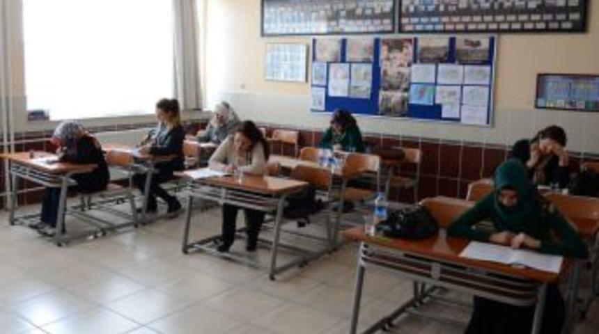 Simav Özel Bahar Koleji Velilere Sınav Yaptı