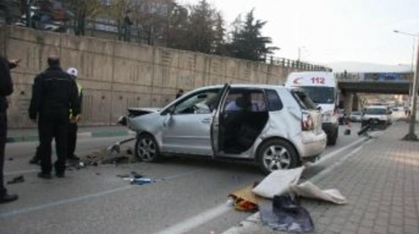 Otomobiliyle K&ouml;pr&uuml;den U&ccedil;tu, Burnu Bile Kanamadı