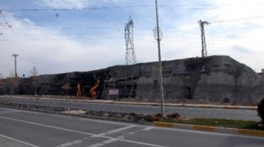 Şelale Yapımı T&uuml;m Hızıyla Devam Ediyor