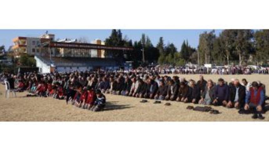 Adanalılar Yağmur Duasına &Ccedil;ıktı