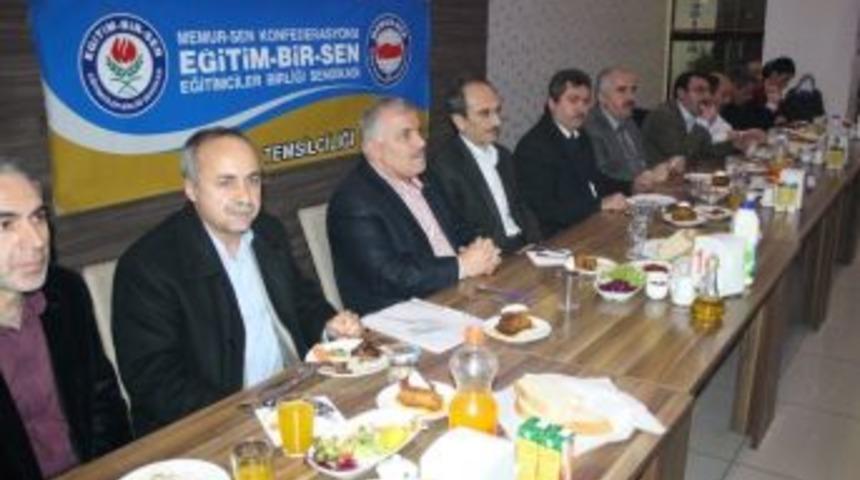 “ülke Yönetimini Zafiyete Düşürmeye Çalışıyorlar”