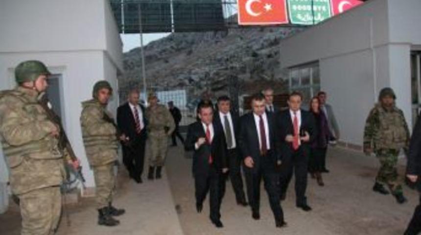 Vali Lekesiz, Cilveg&ouml;z&uuml; Sınır Kapısı&rsquo;nda Incelemelerde Bulundu