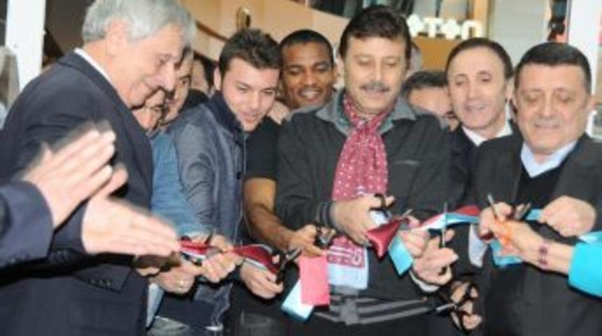 Trabzonsporlu Malouda Ve Yusuf, TS Clup A&ccedil;ılışına Katıldı