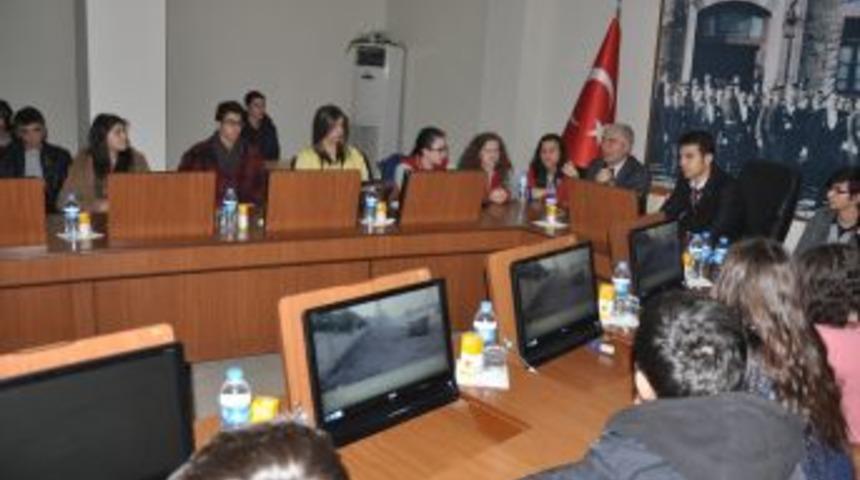 &Ouml;ğrenciler Istedi Başkan Yenihan S&ouml;z Verdi