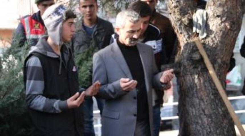 Bağevi Cinayetinin Zanlısı, Annesinin Cenazesine Katıldı