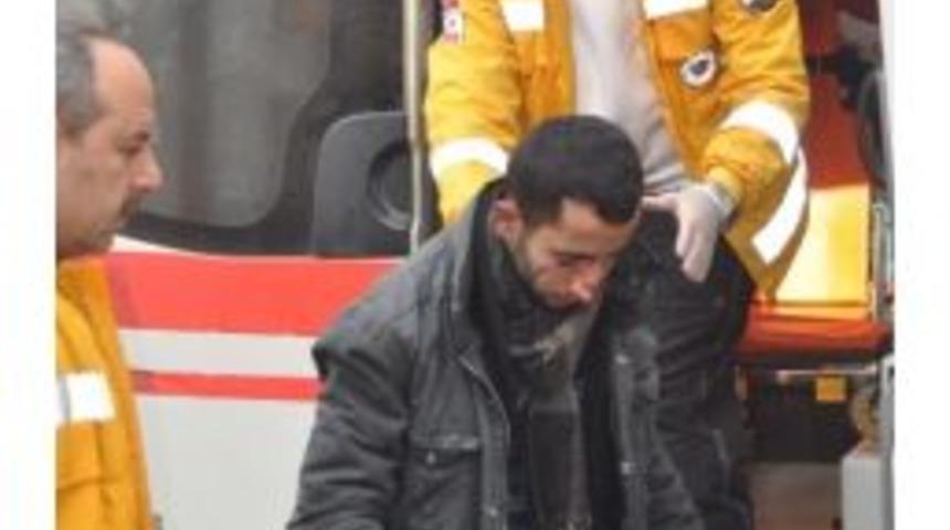 Ara&ccedil;lar &Ccedil;arpıştı, Yoldan Ge&ccedil;en Yaya Yaralandı