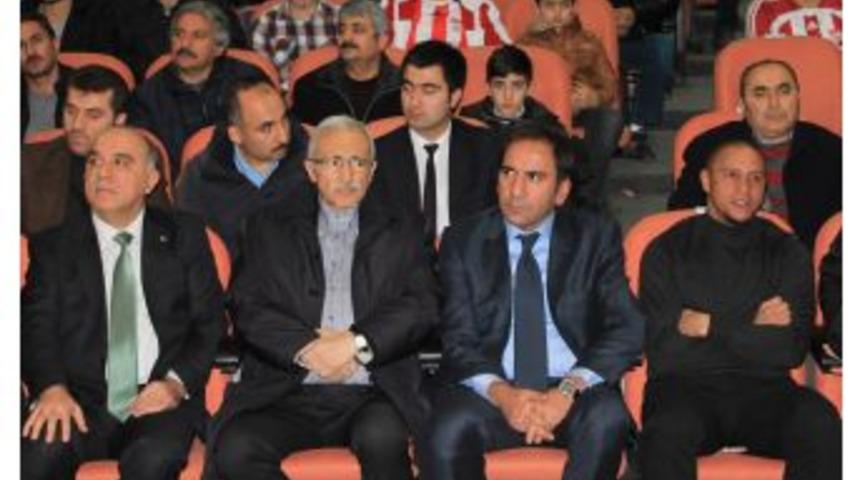 Carlos: 3 B&uuml;y&uuml;klerin Taraftarı, Sivasspor Taraftarını &Ouml;rnek Olmalı