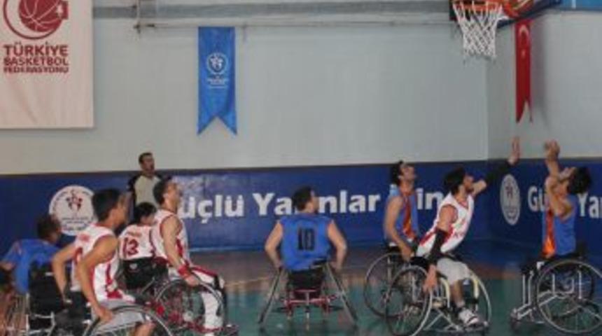 7 Ocak Engelliler Kendi Sahasından Yenik Ayrıldı