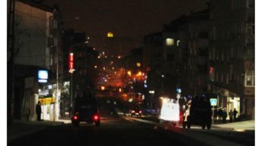 Sultangazi&rsquo;de Izinsiz G&ouml;steriye Polis M&uuml;dahalesi