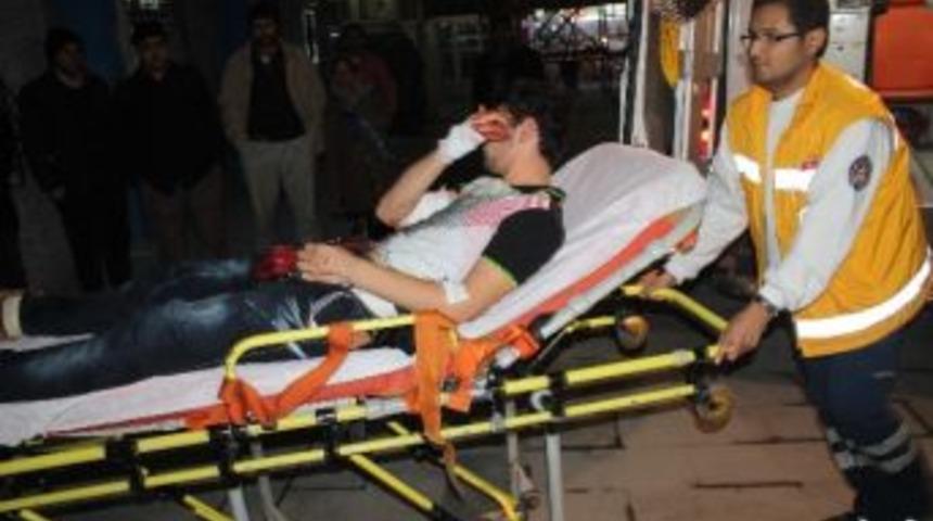 Kardeşlerin Kumanda Kavgası Kanlı Bitti: 2 Yaralı