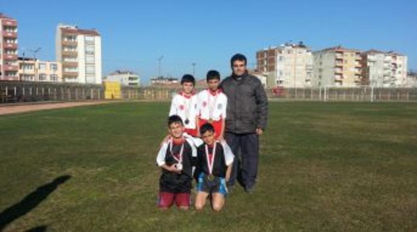 Bafra Fatih Ortaokulu 4 Madalya Kazandı