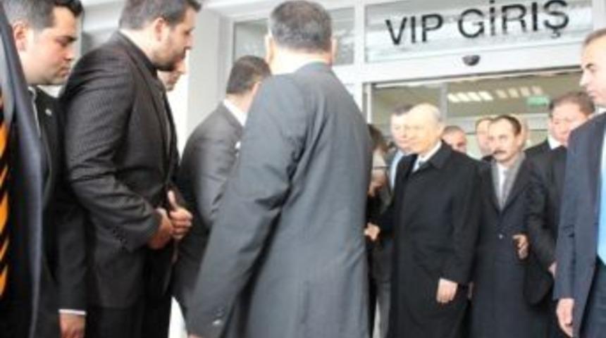 Devlet Bah&ccedil;eli İzmir&rsquo;e U&ccedil;akla Geldi