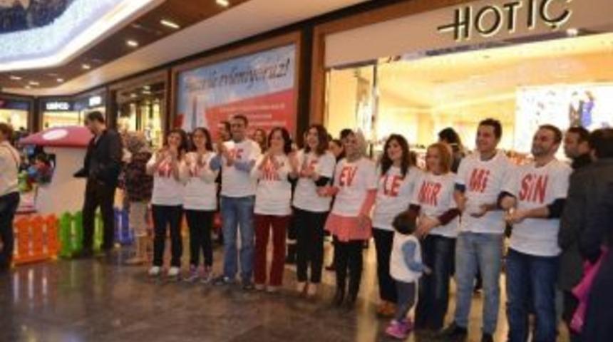 Samsun Piazza&rsquo;da S&uuml;rpriz Evlilik Teklifi
