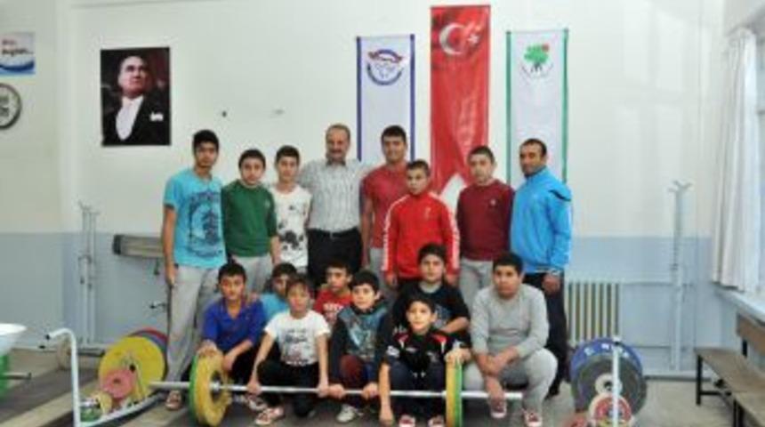 Mamaklı Haltercilere Moral Ziyareti