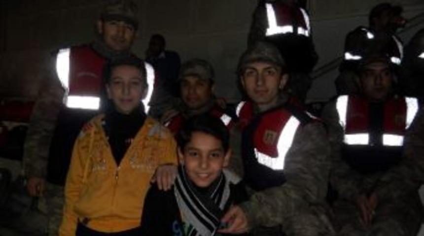 Jandarma &Ccedil;ocukları Futbol Ve Basket Ma&ccedil;ına G&ouml;t&uuml;rd&uuml;