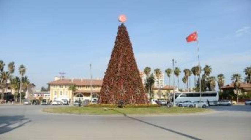 Uğur Mumcu Meydanı Yeni Yıla Hazır