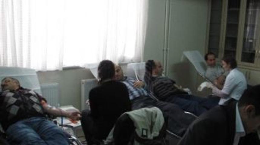 6 Saatte 30 &Uuml;nite Kan Toplandı