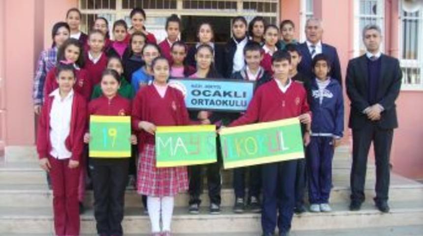 Ocaklı Ortaokulu&rsquo;ndan 'Bir Kitap Bir G&uuml;l&uuml;c&uuml;k'