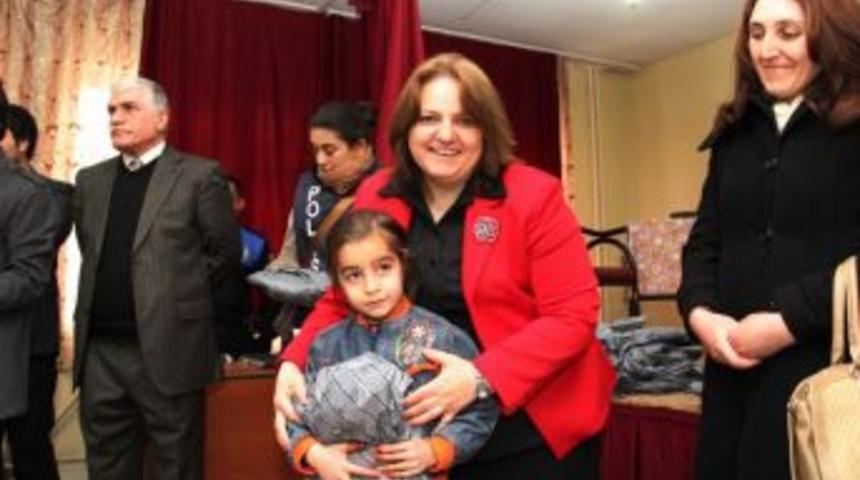 Muş PEKEY, &Ouml;ğrencilere Giyim Ve Kırtasiye Yardımında Bulundu