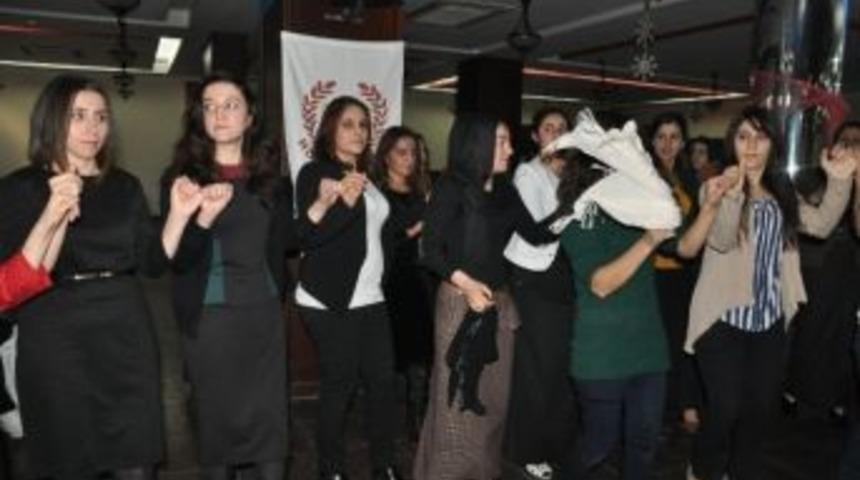 Yardımı Muhtaç Öğrenciler Yararına Çay Partisi