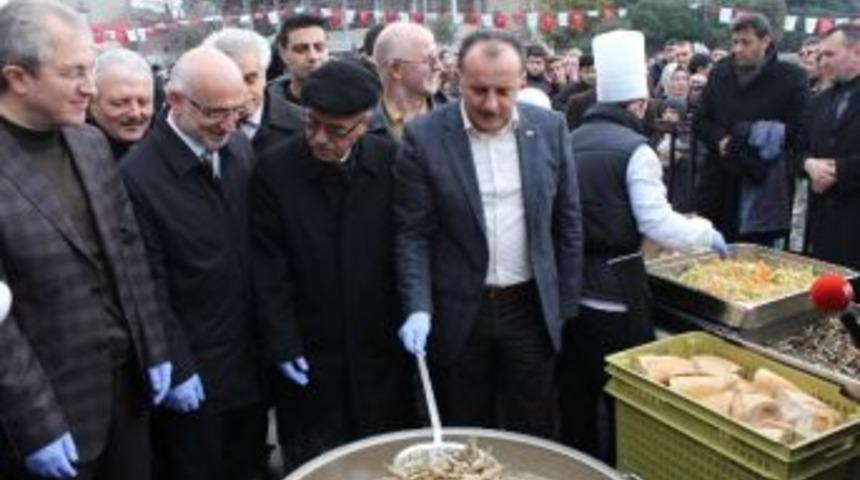 &Uuml;cretsiz 3 Ton Hamsi, Uzun Kuyruklar Oluşturdu