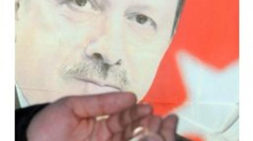 Dualar Başbakan Erdoğan İ&ccedil;in!