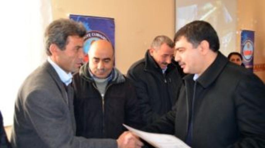 P&uuml;t&uuml;rge&rsquo;de Arı Yetiştiricilerine Sertifika Verildi