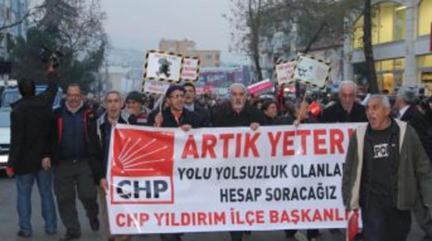 Yolsuzluk Operasyonu Gelişmelerini Eylemle Protesto Ettiler