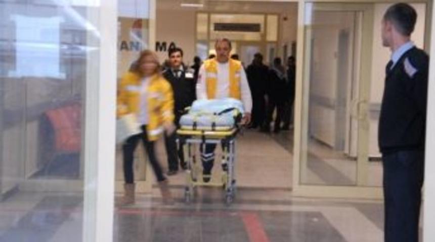 Siverek&rsquo;te Minib&uuml;s Dereye U&ccedil;tu: 16 Yaralı