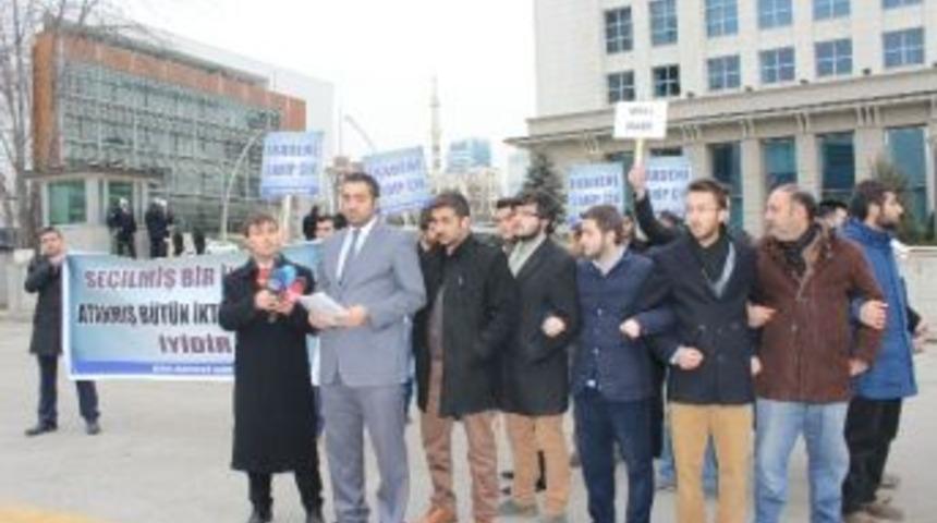 Ak Parti &Ouml;n&uuml;nde 'iradene Sahip &Ccedil;ık' Eylemi