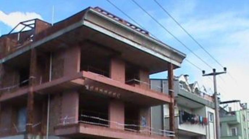 Elektirik Akımına Kapılan Su Tasisat&ccedil;ısı Ağır Yaralandı