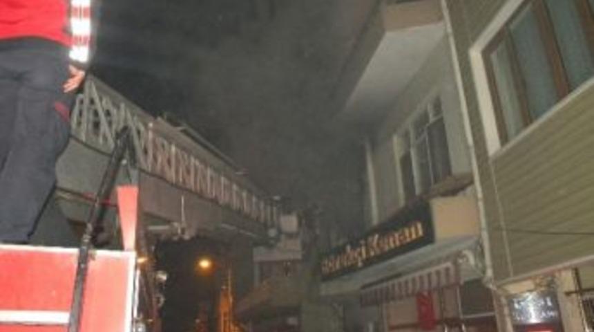 Tekirdağ&rsquo;da 3 Katlı Bina K&uuml;l Oldu