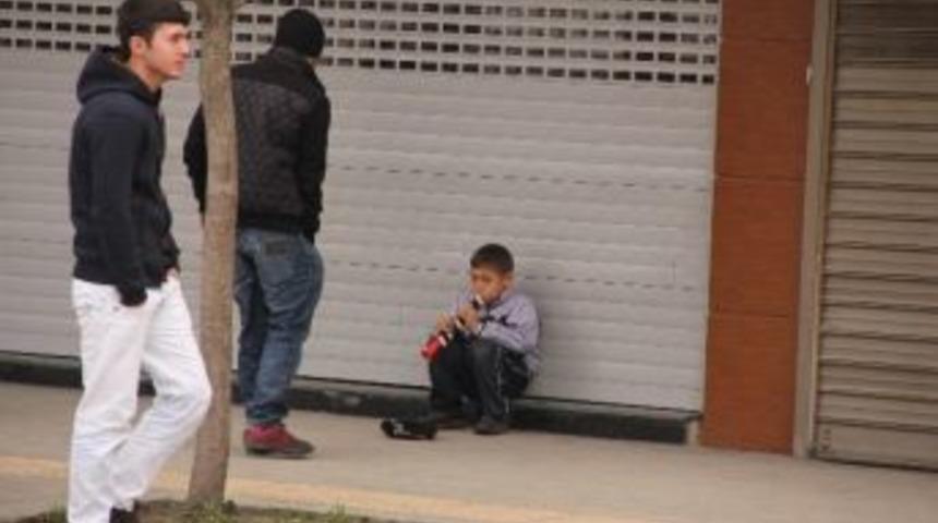 9 Yaşındaki Ferhat Har&ccedil;lığını M&uuml;zikle Kazanıyor