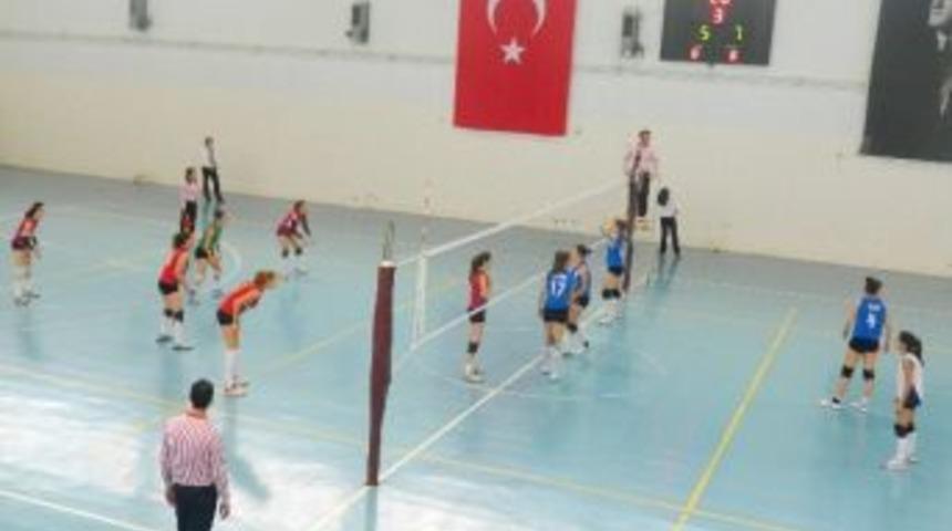 Hayrabolu Haksaspor T&uuml;rk Telekom&rsquo;u 3-0 Yendi