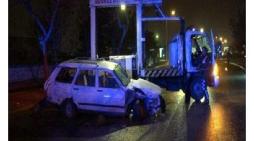 Ağa&ccedil;lara &Ccedil;arparak Durabildi