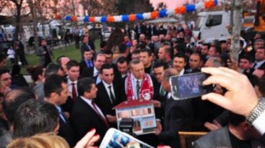 Başbakan Erdoğan'a Kula Jeoparkı Sertifikası Takdim Edildi
