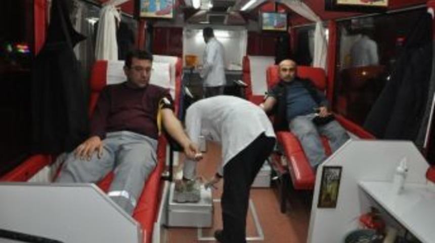 Bağış&ccedil;ılardan 57 &Uuml;nite Kan