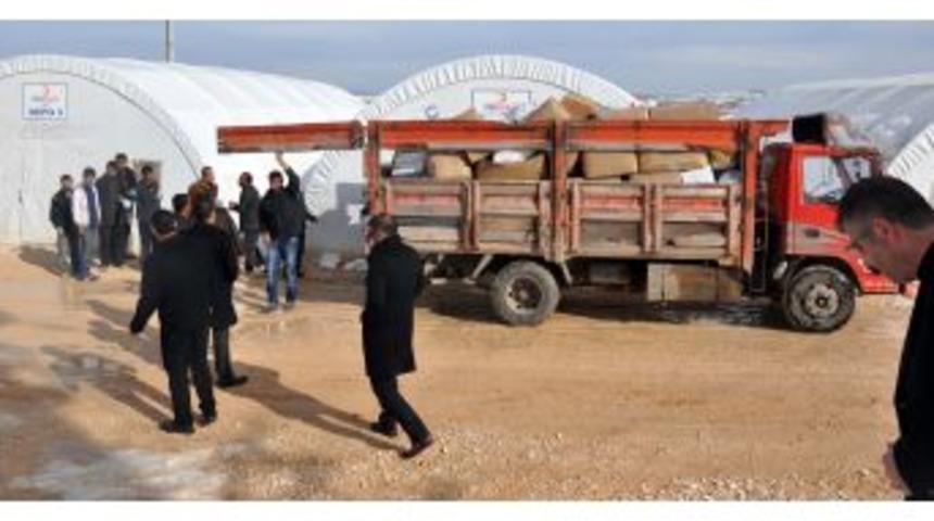 Midyatlılar Suriyelilere Kışlık Giyim Yardımında Bulundu