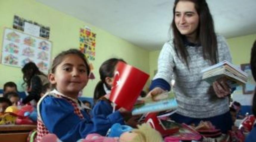 Atat&uuml;rk &Uuml;niversitesi İktisadi Ve İdari Bilimler Fak&uuml;ltesi &Ouml;ğrencilerinden &Ccedil;at Değirmenli K&ouml;y&uuml;ne Kardeşlik Eli