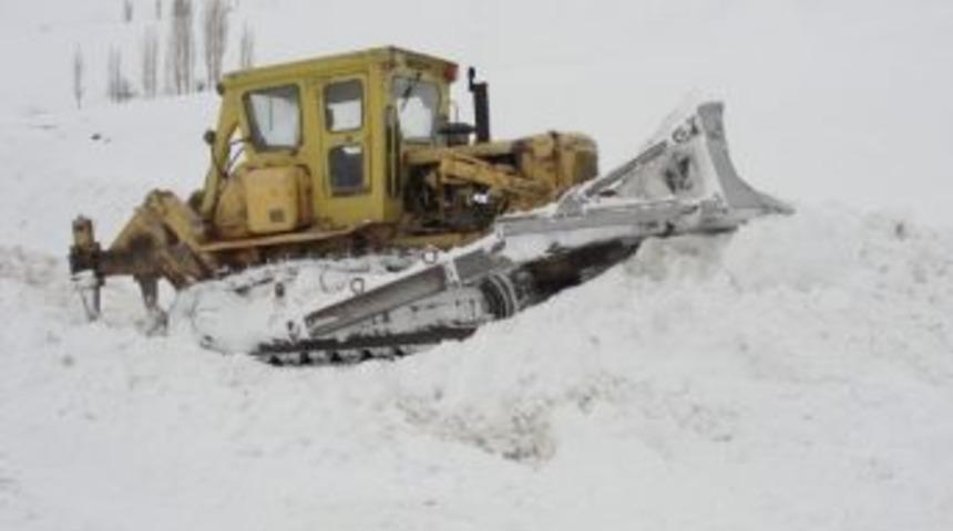 Malatya&rsquo;da Kar Nedeniyle 42 K&ouml;y Yolu Kapalı