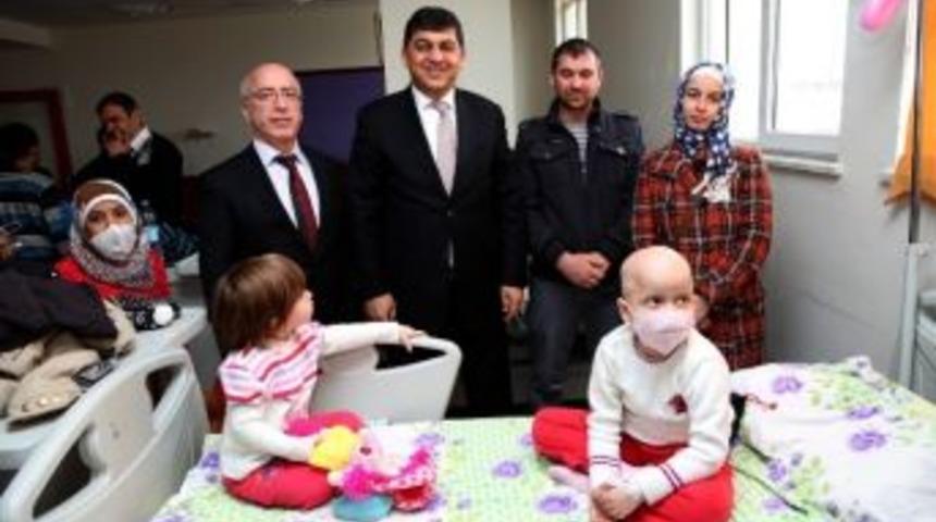 Başkan Fadıloğlu, Pediatri Hastası Çocukları Ziyaret Etti