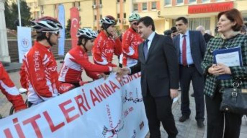 Sarıkamış Şehitleri İ&ccedil;in Pedal &Ccedil;eviren Bisiklet&ccedil;iler Trabzon'a Ulaştı