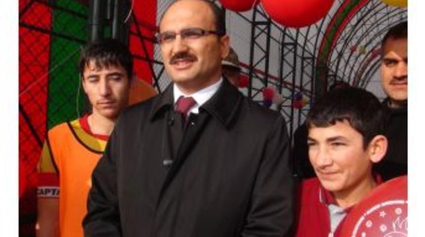 K&uuml;mbetli &Ouml;ğrenciler, Halı Sahaya Kavuştu