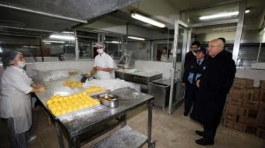 Başkan Yaşar&rsquo;dan Yılbaşı Denetimi