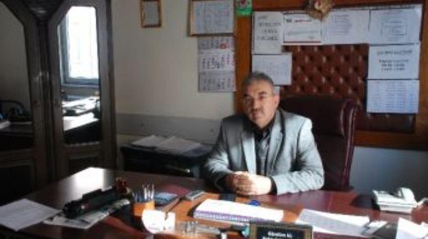 Ahi S&uuml;r&uuml;c&uuml; Kursu M&uuml;d&uuml;r&uuml; Selim Varan Ehliyet Sınavlarında Yapılan Değişimi Değerlendirdi