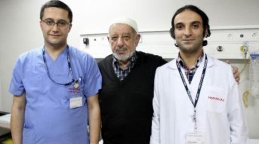 Midesindeki T&uuml;m&ouml;rden Bir G&uuml;nde Kurtuldu