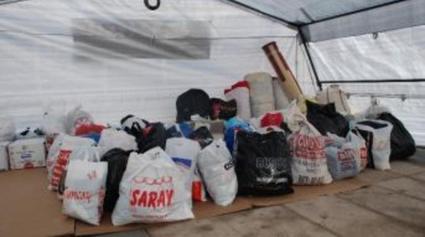 Kırşehir&rsquo;de İki Tır Dolusu Giyim Eşyası Toplandı
