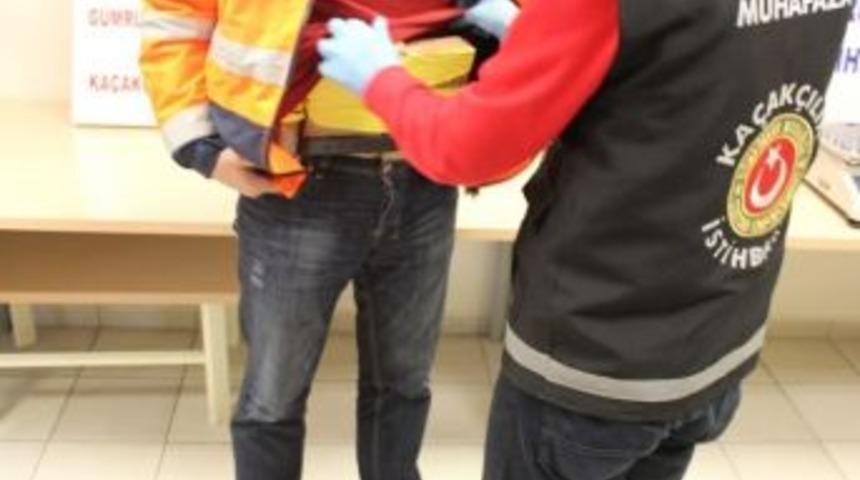 Karnındaki Şişkinlikten Yakayı Ele Verdi